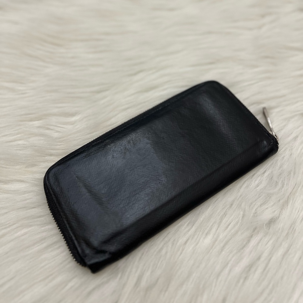 LOUIS VUITTON - BLACK TAIGA LEATHER LONG ZIP WALLET - Picture 3 of 10